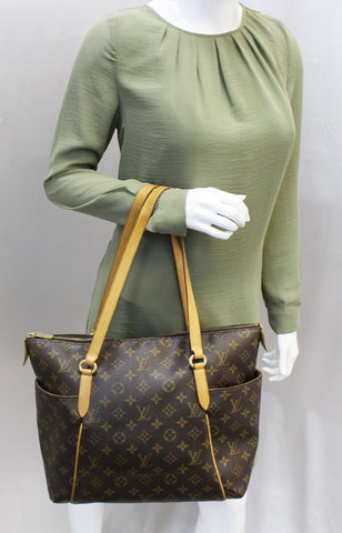 LOUIS VUITTON Monogram Canvas Totally MM Tote Brown Bag