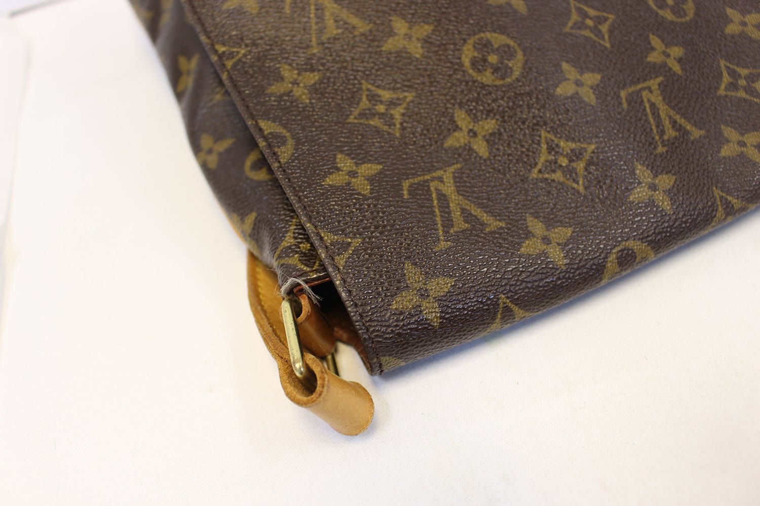 LOUIS VUITTON Monogram Canvas Musette Brown Crossbody Bag