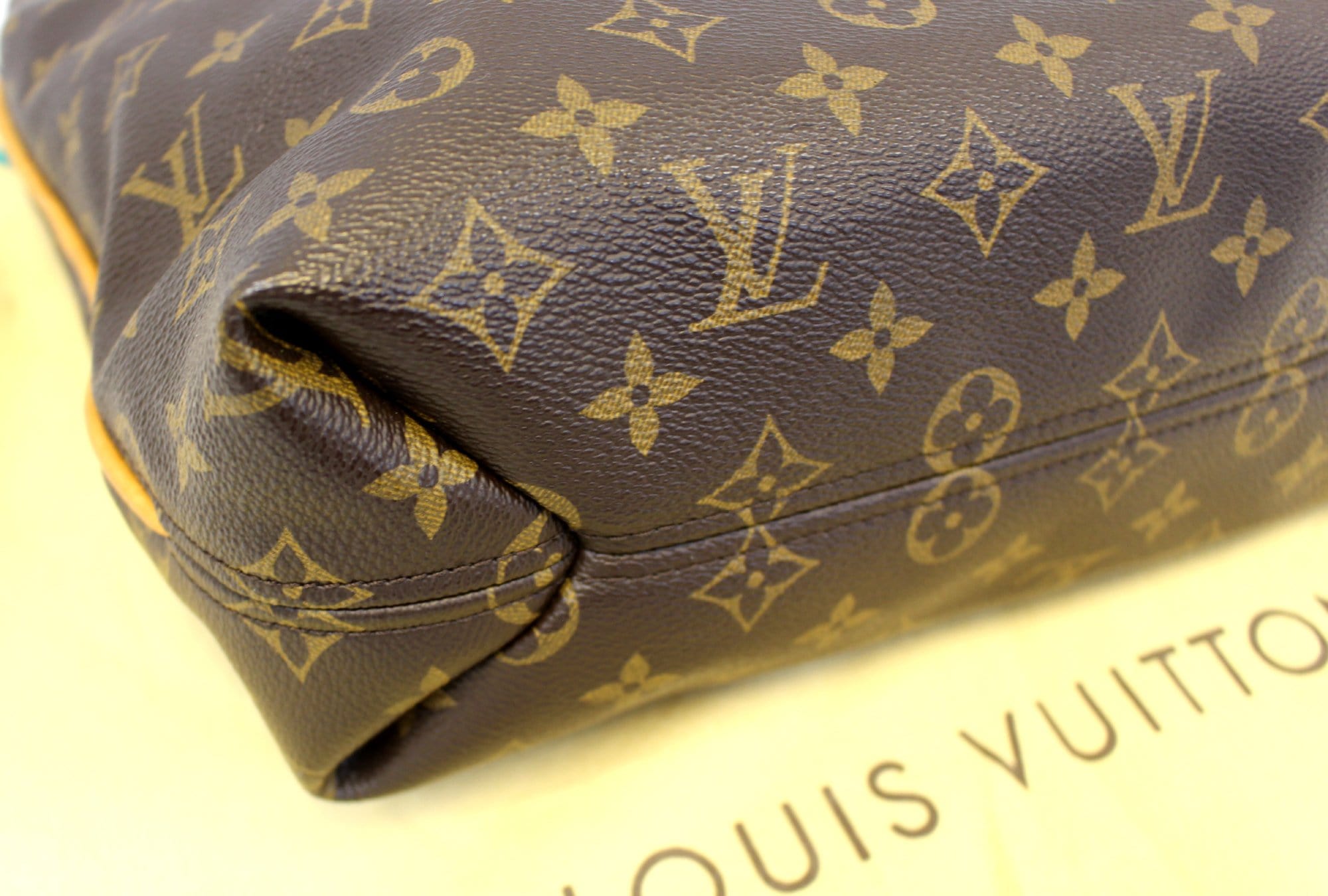 Louis Vuitton Monogram Sully PM