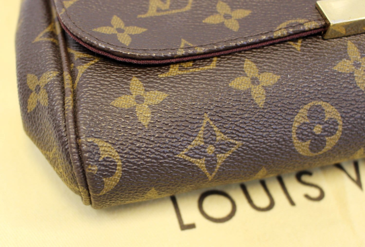 Louis Vuitton Monogram Canvas Artsy MM Shoulder Bag (SHF-pQrBmv) – LuxeDH