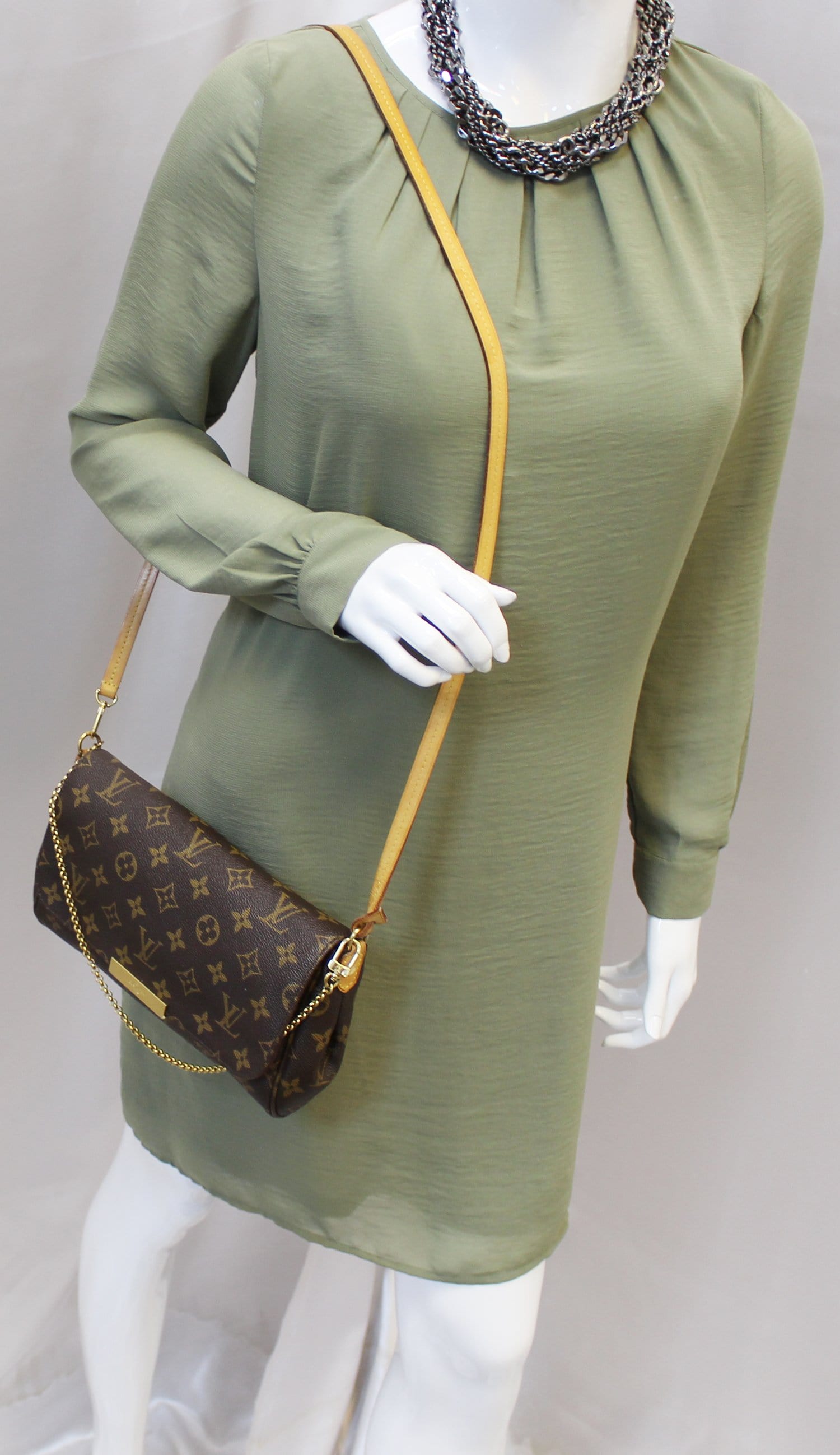 Louis Vuitton Monogram Canvas Favorite MM Shoulder Bag (SHF-jdJmNz) – LuxeDH