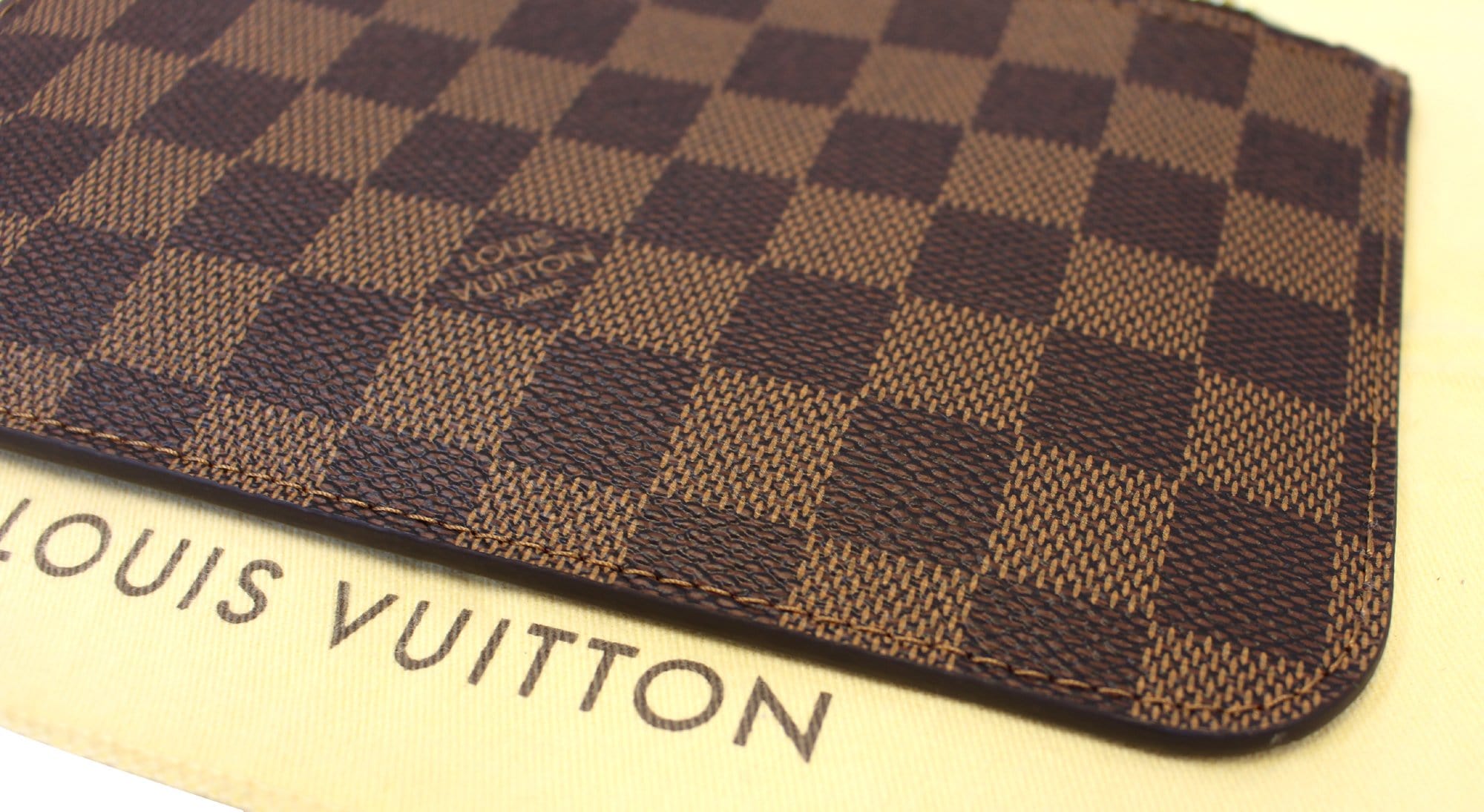Louis Vuitton Small Damier Ebene Neverfull Pochette PM Wristlet Pouch  Leather ref.541074 - Joli Closet