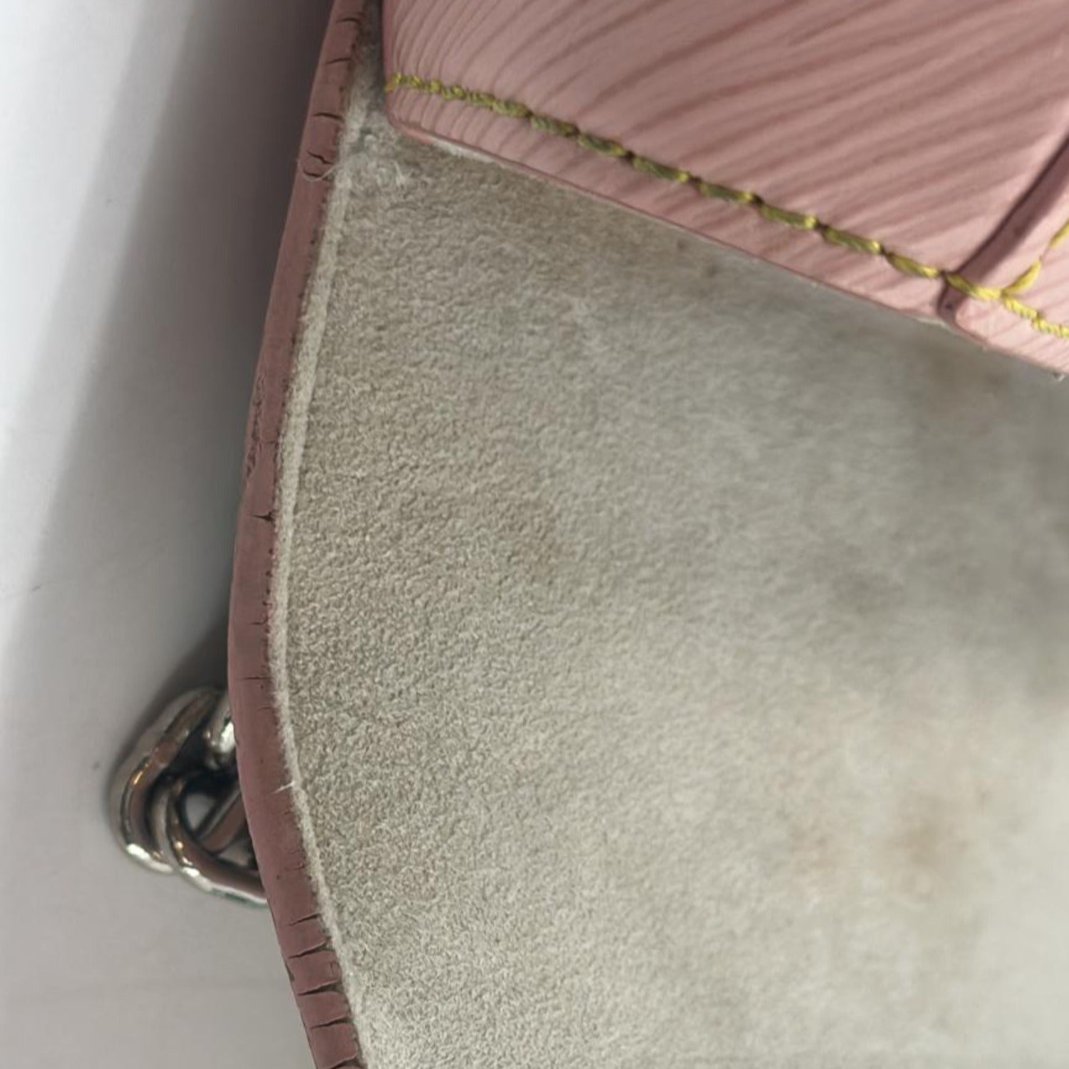 LOUIS VUITTON Epi Chain Flower Twist Shoulder Bag MM Pink 914058
