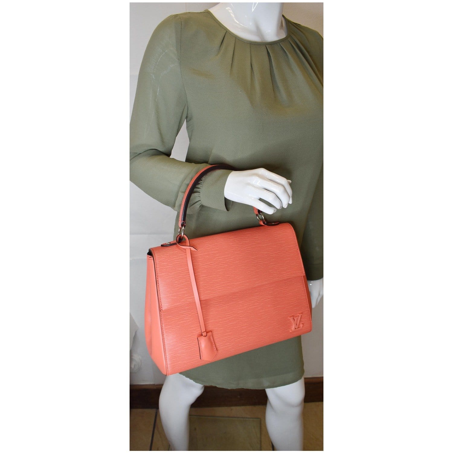 Louis Vuitton Vintage - Epi Cluny MM Bag - Beige - Leather and Epi