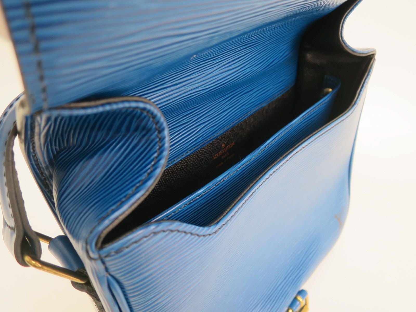 Louis Vuitton Toledo Blue Epi Leather Vintage Sac Triangle Bag Louis Vuitton