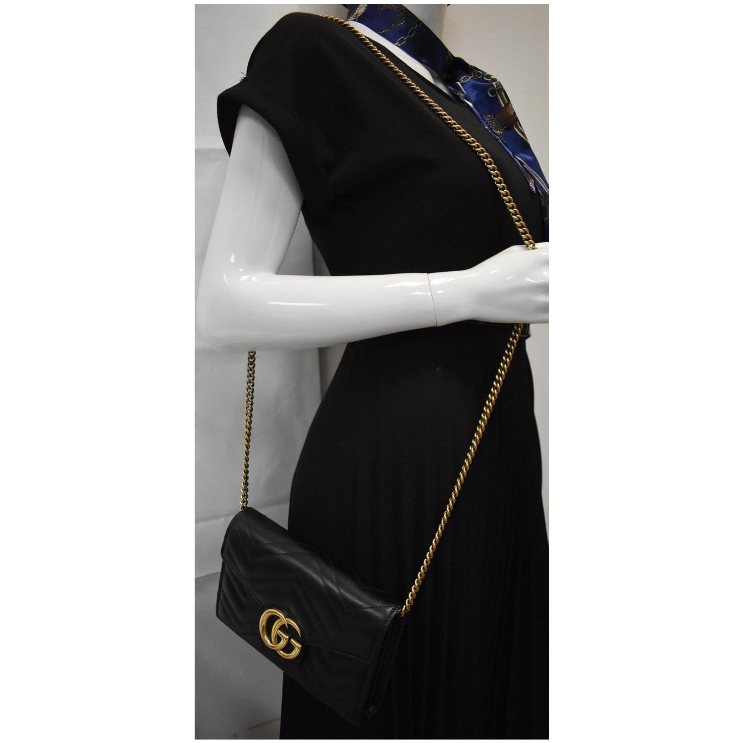 Gucci GG Marmont Mini Matelassé Zipped Shoulder Bag In Black