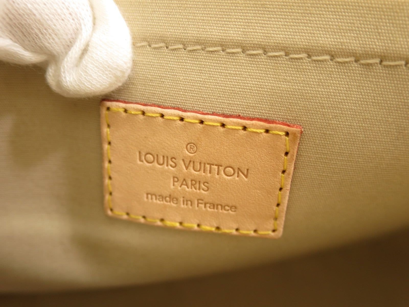 Louis Vuitton Vernis Bell Flower Gm Crossbody Bag Flap Red